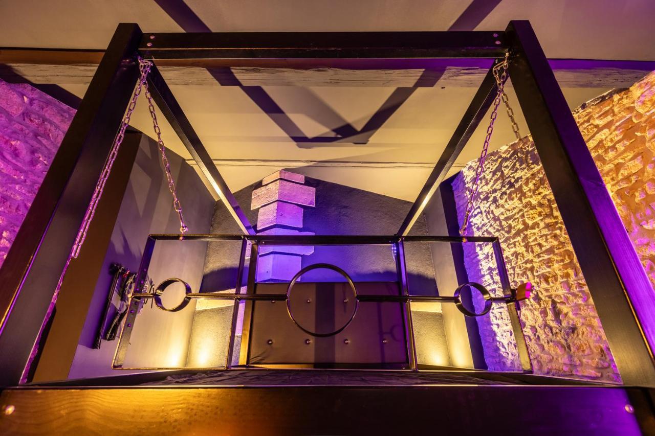 Cherie Cherry - Romantic And Bdsm House Briey Extérieur photo